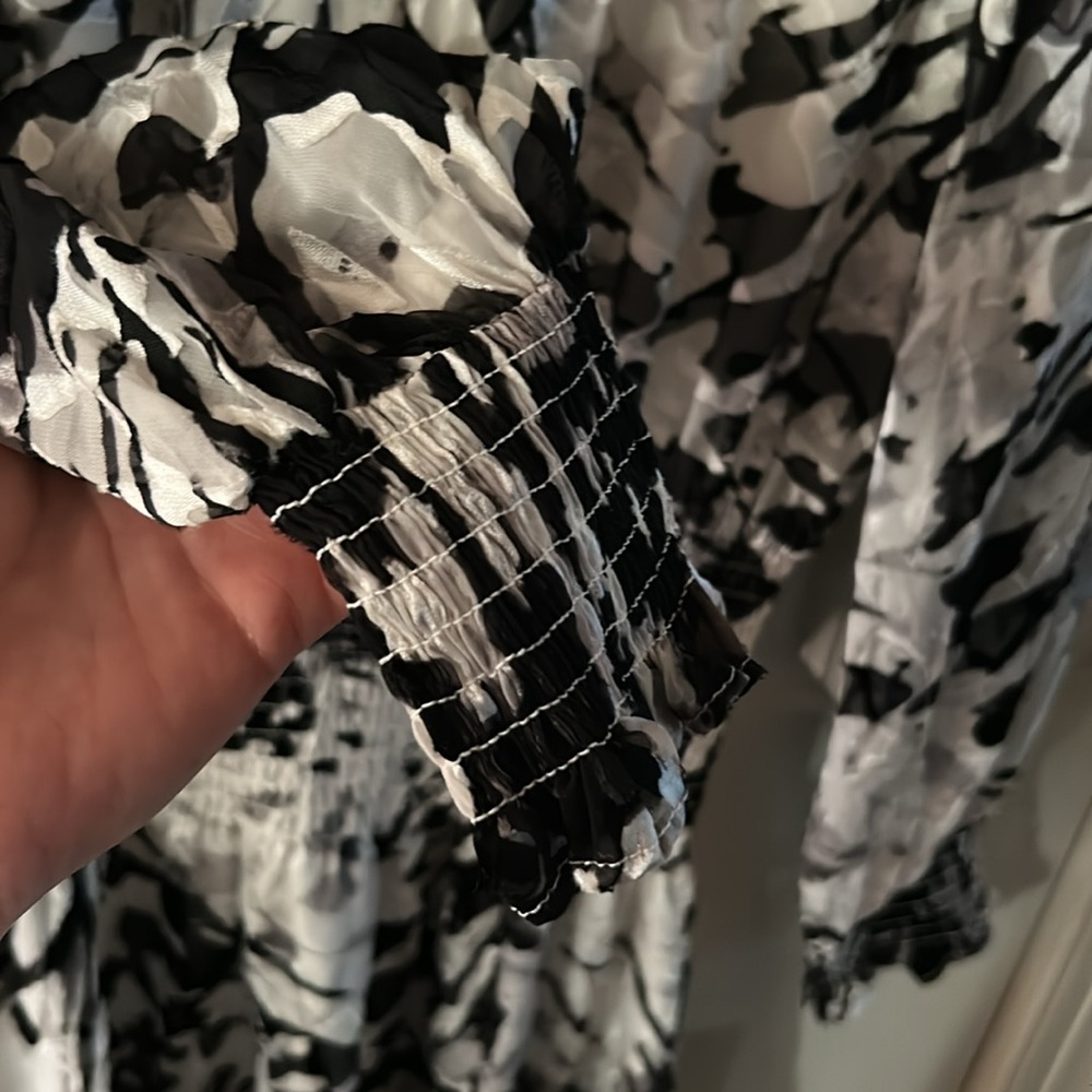 WHITE HOUSE BLACK MARKET Long Sleeve Smocked Blouson Black & White Dress XXS NWT - Picture 9 of 9